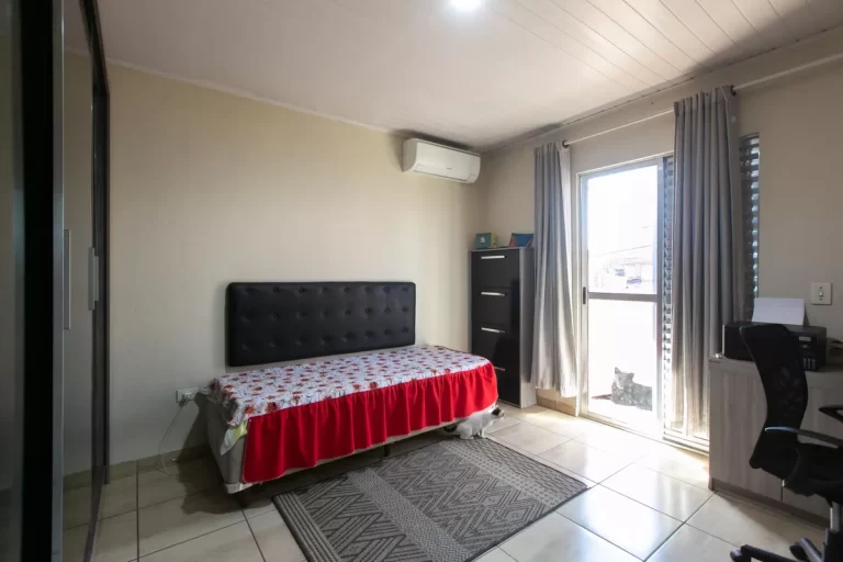 original894978256-661.9253176201069RAY1212