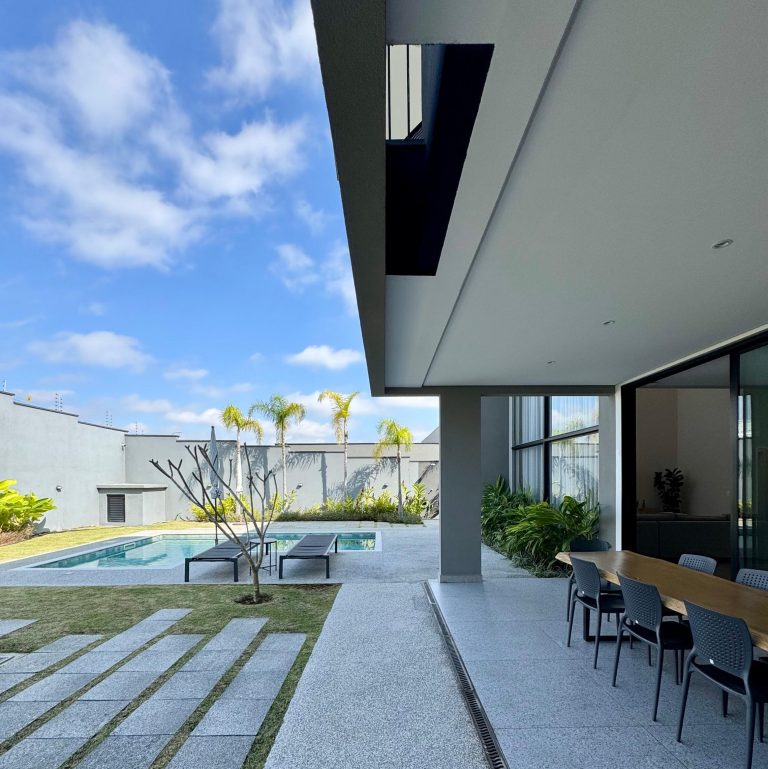 9ac685d8-cc1b-46c7-9d71-9cab9d673609