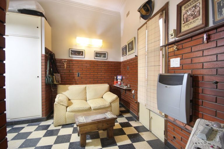 f1b2df90-9958-4126-9e20-64b0e8d50a12