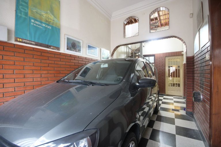 fe6e2ef9-d879-47fa-8dd5-514b88b9fa9e