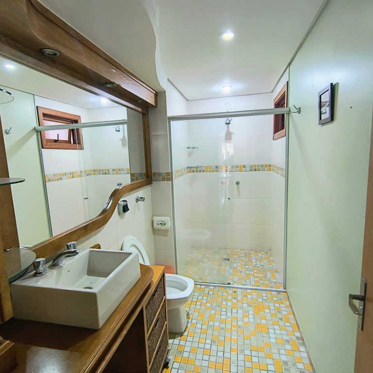 1c285237-c5f4-486a-b5a2-acfc4e75e570