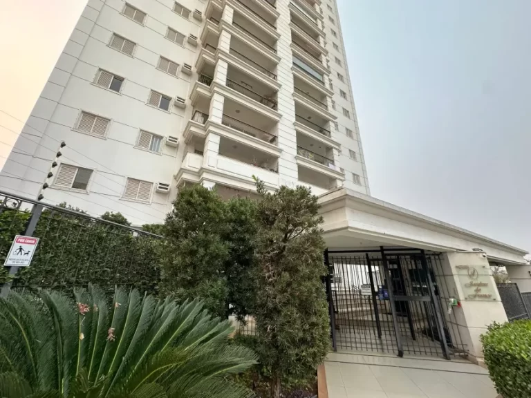 cec2ebc0e82e4dbe75bd7e9f68a8f372-1